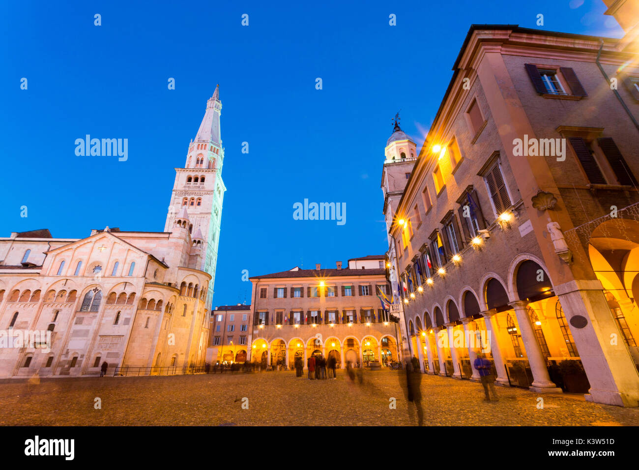 Modena, Emilia Romagna, Italia. Piazza Grande e il Duomo al tramonto. Foto Stock
