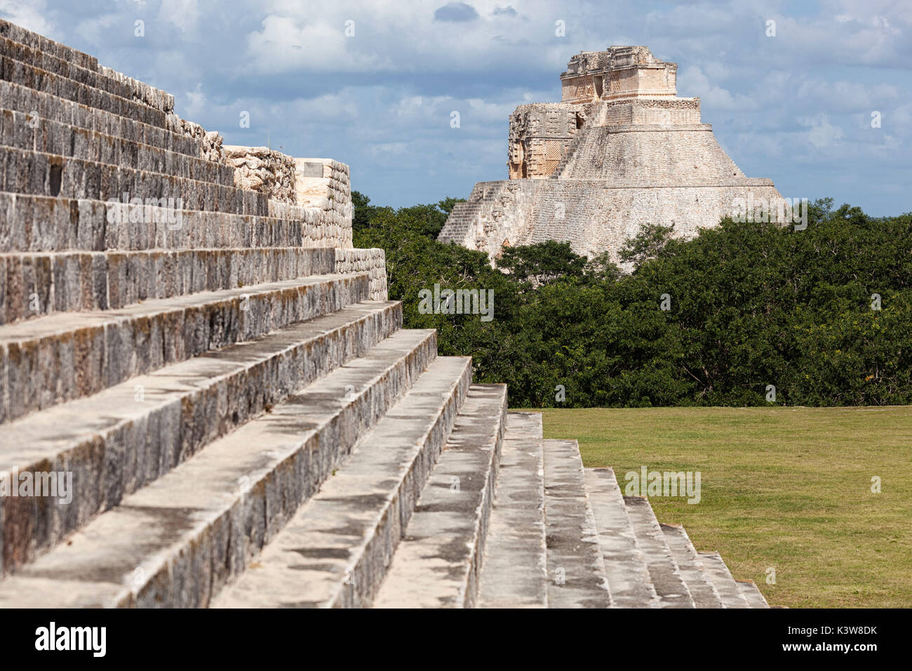 Piramide del mago, Uxmal sito archeologico, Yucatan, Messico. Foto Stock