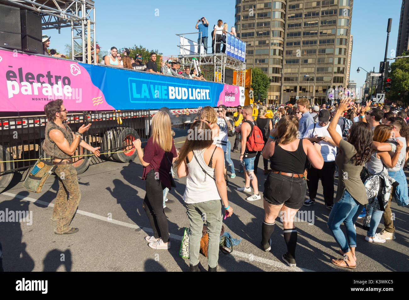 Montreal, Canada - 2 Settembre 2017: Techno ventilatori durante l'elettro Parade. Foto Stock