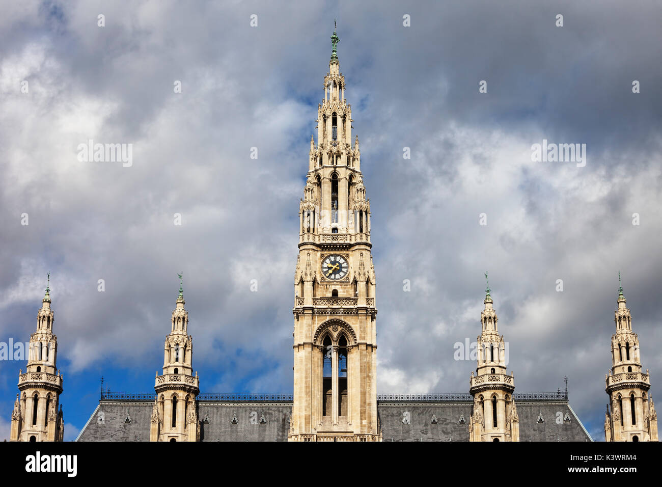 Austria, Vienna, Wiener Rathaus - City Hall, stile neogotico torri, Dettagli architettonici Foto Stock