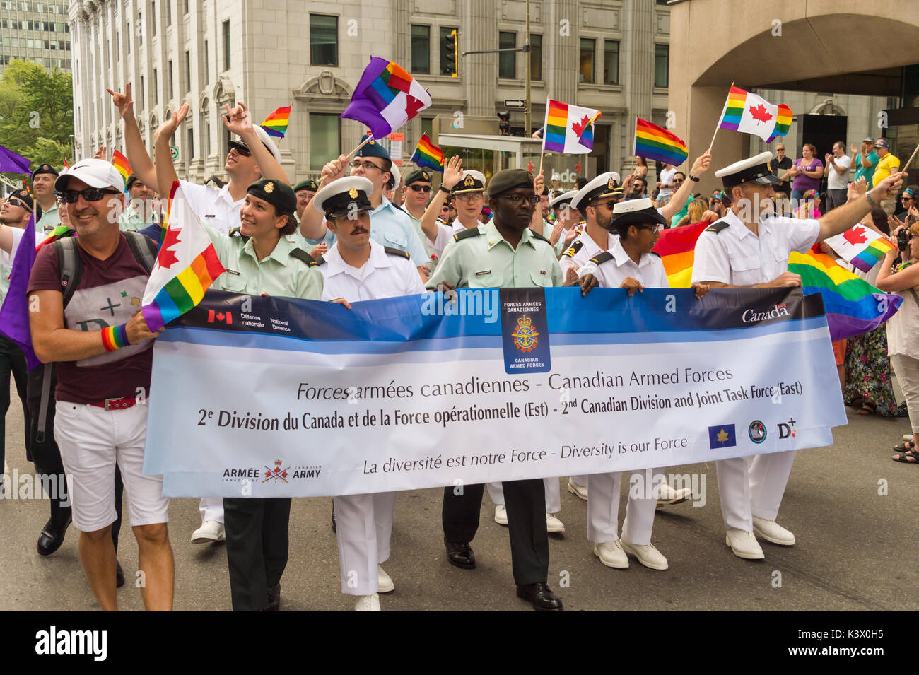 Montreal, Canada - 20 August 2017: Seconda Divisione canadese e Joint Task Force da forze armate canadesi a Montreal Gay Pride Parade Foto Stock