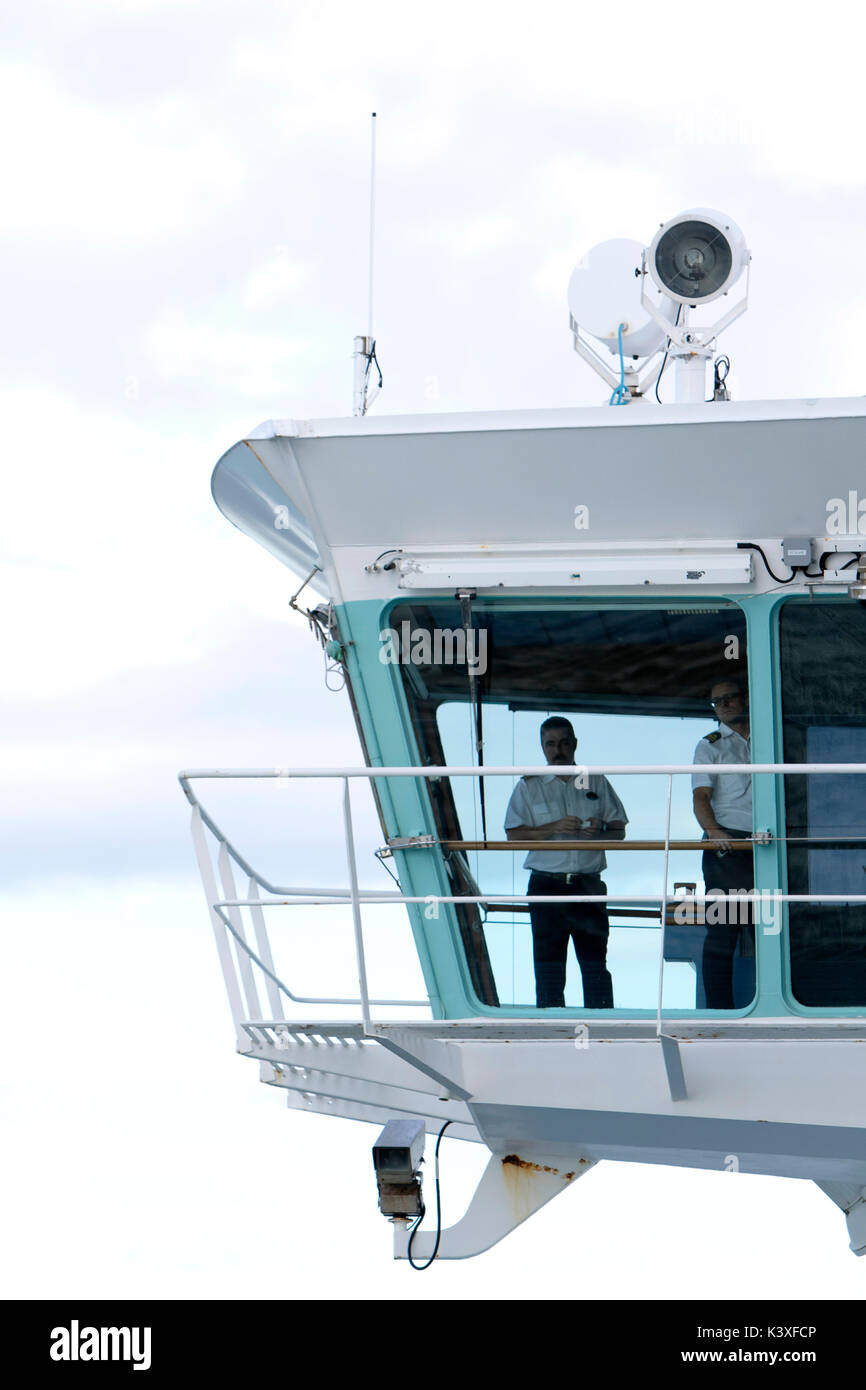 Il Ponte sul lato della porta dell'Royal Caribbean Navigator dei mari classe voyager nave da crociera nel Mediterraneo Foto Stock