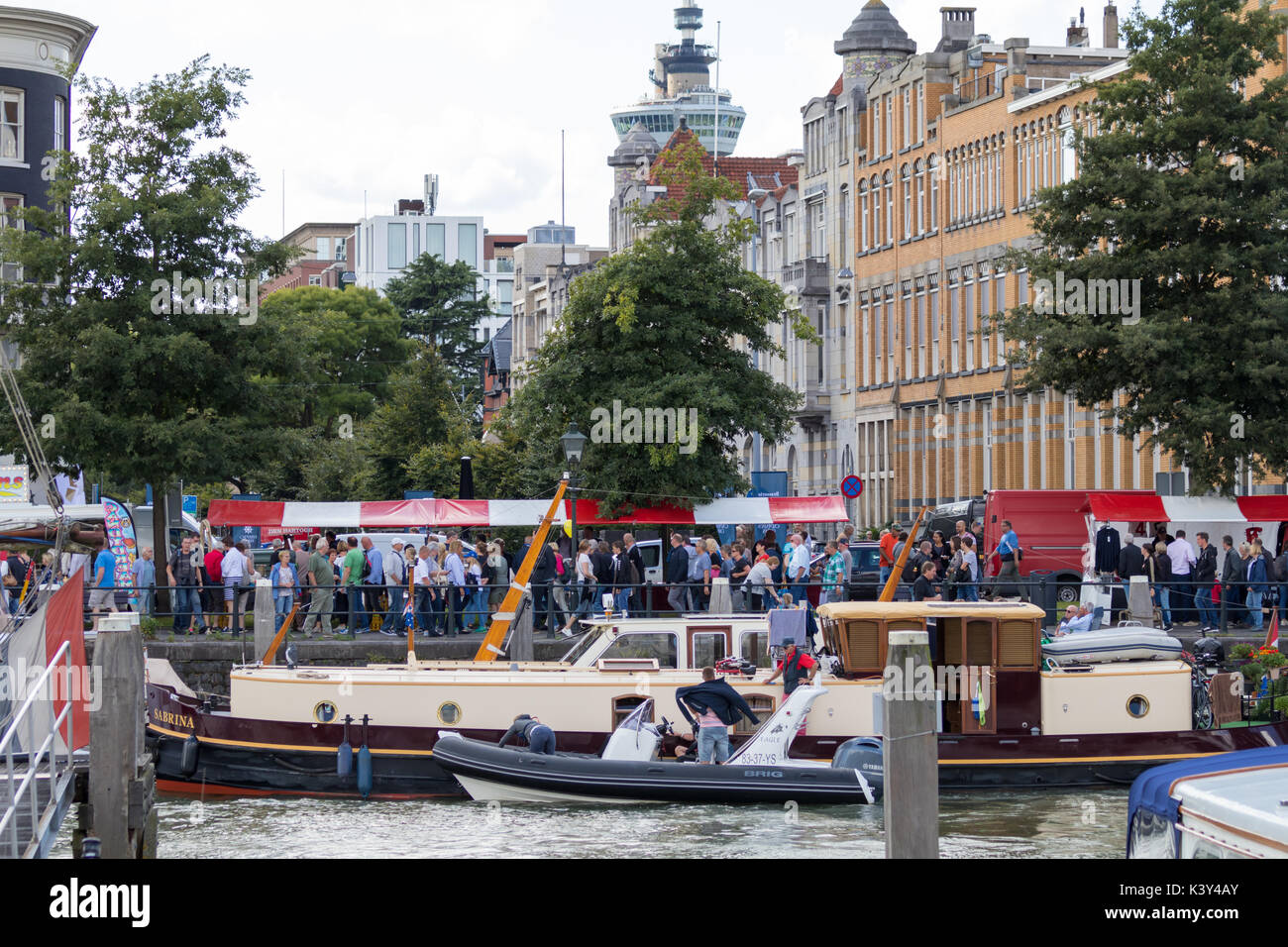 Negozi a porto Veerhavn durante Wereldhavendagen a Rotterdam. Foto Stock