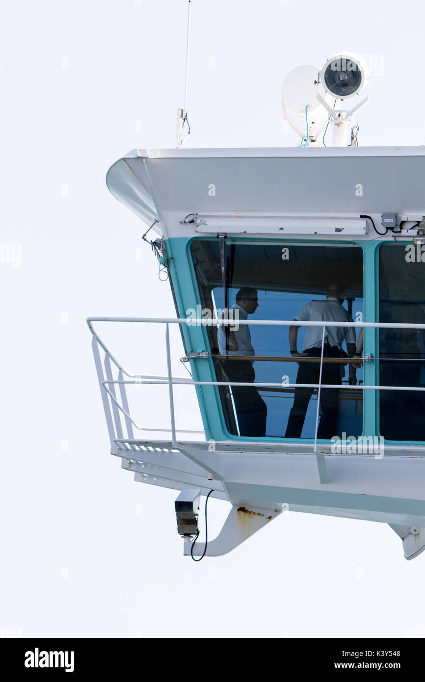 Il Ponte sul lato della porta dell'Royal Caribbean Navigator dei mari classe voyager nave da crociera nel Mediterraneo Foto Stock
