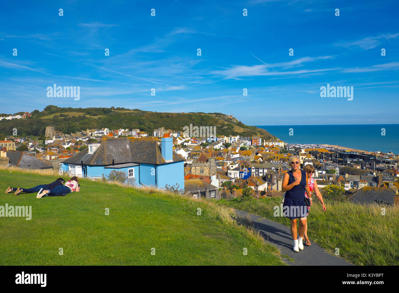 La vista su Hastings Old Town da West Hill, East Sussex, England, Regno Unito, GB Foto Stock