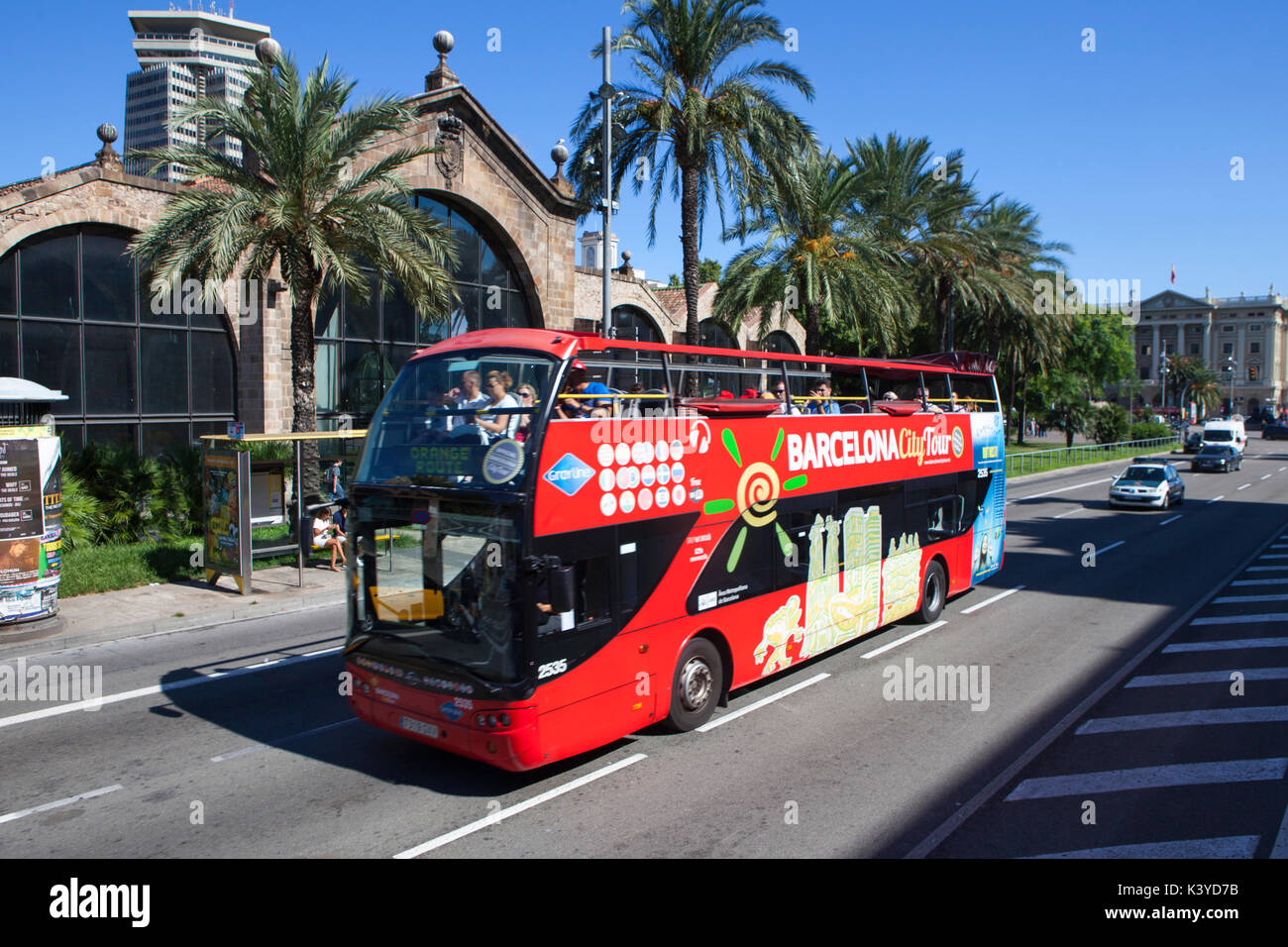 Barcelona City Tour Bus Turistici a Barcellona la capitale e la più grande città della Catalogna, in Spagna Foto Stock