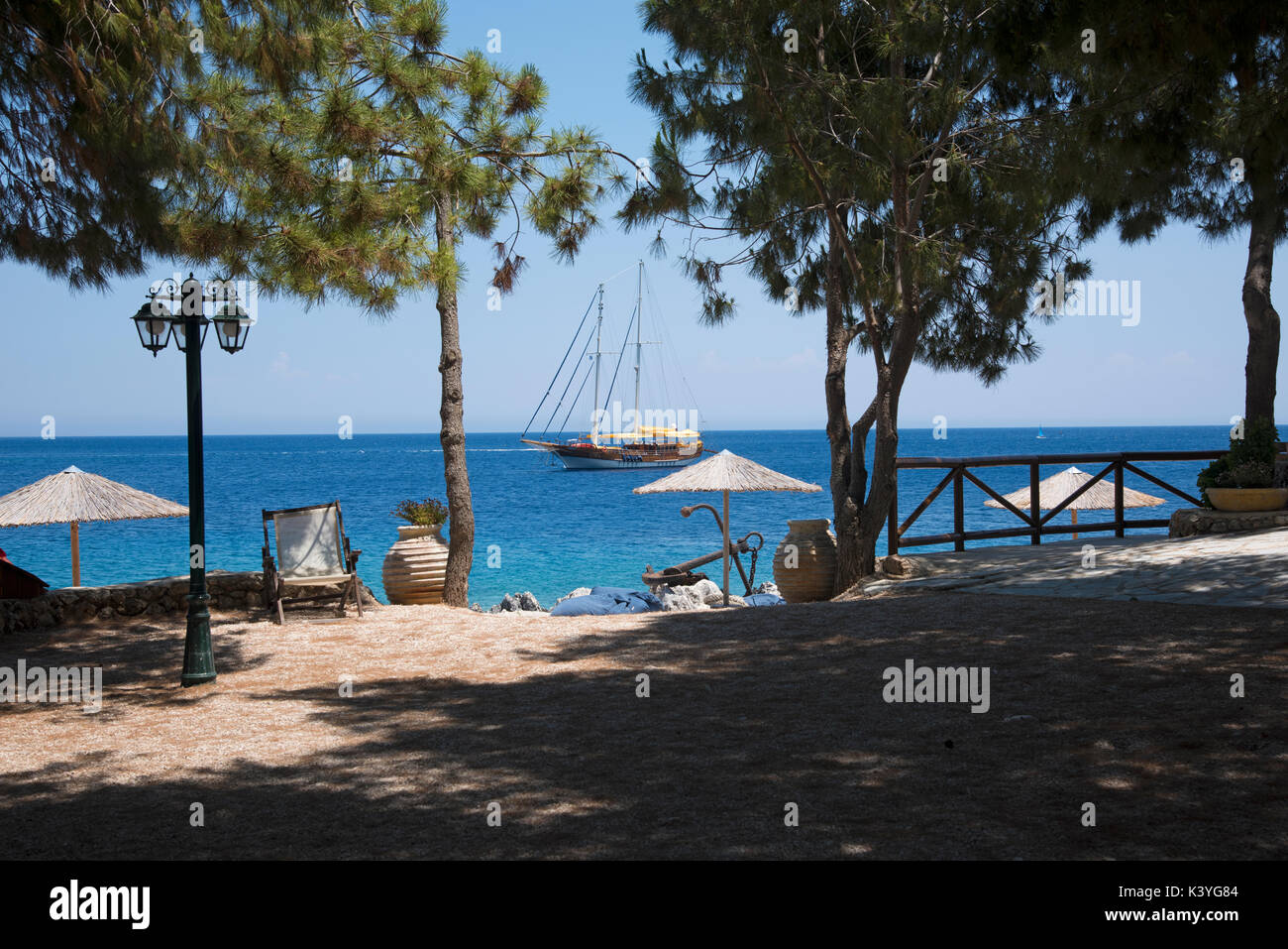 I giardini e la spiaggia di hotel nobelos in Agios Nikolaus, sull'isola di Zante in Grecia Foto Stock