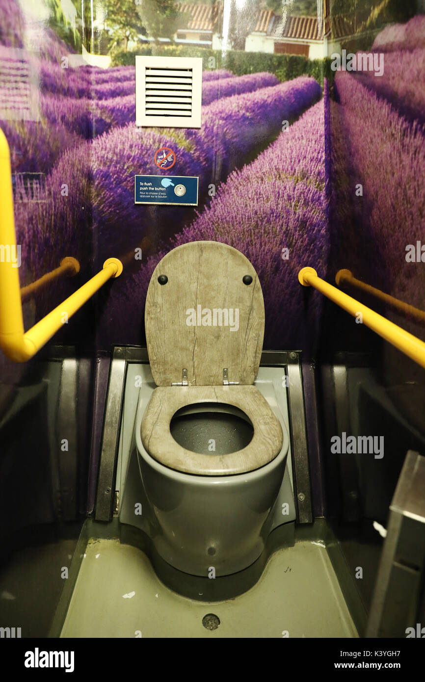 Servizi igienici in treno Eurotunnel, Folkestone, Kent, England, Regno Unito Foto Stock
