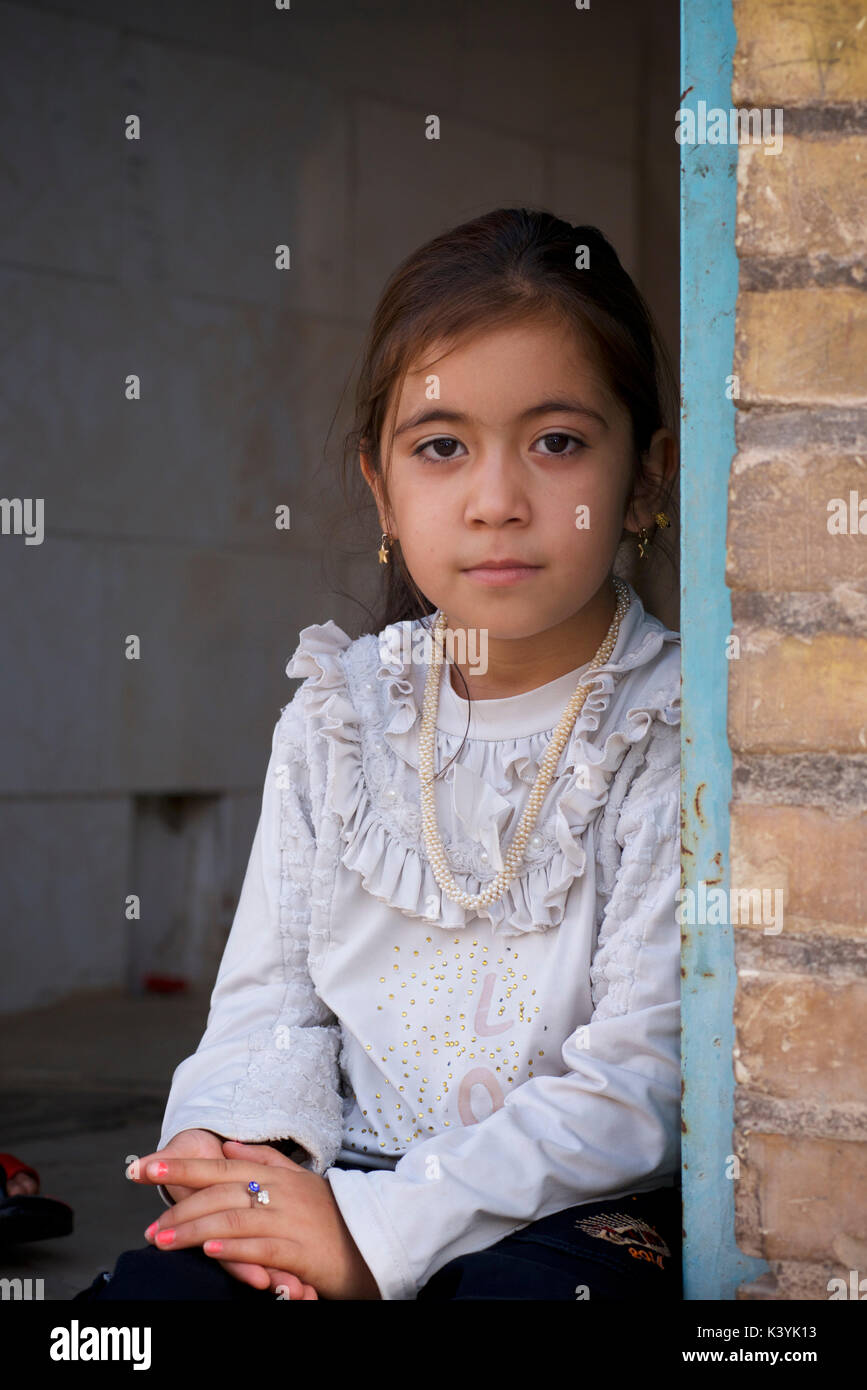Ritratto di una ragazza iraniana, Yazd, Iran Foto Stock