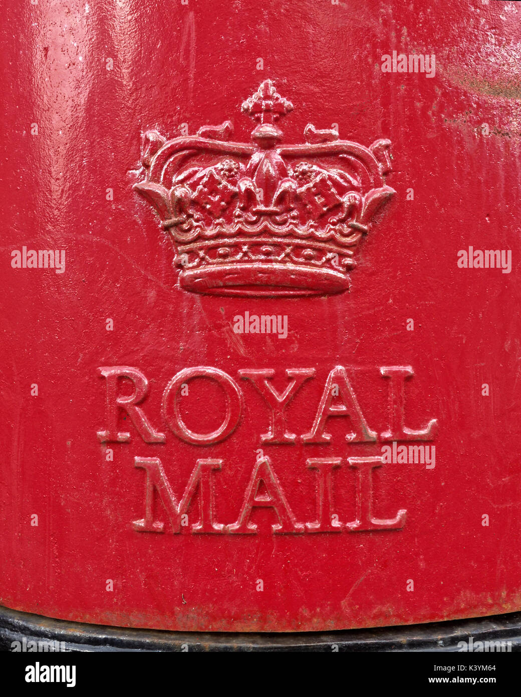 Royal Mail logo red crown Dettaglio casella montante Corona scozzese Foto Stock