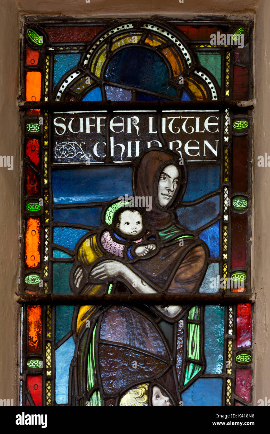 Lasciate che i piccoli fanciulli in vetro colorato, San Pietro e la chiesa di San Paolo, Kingsbury, Warwickshire, Inghilterra, Regno Unito Foto Stock