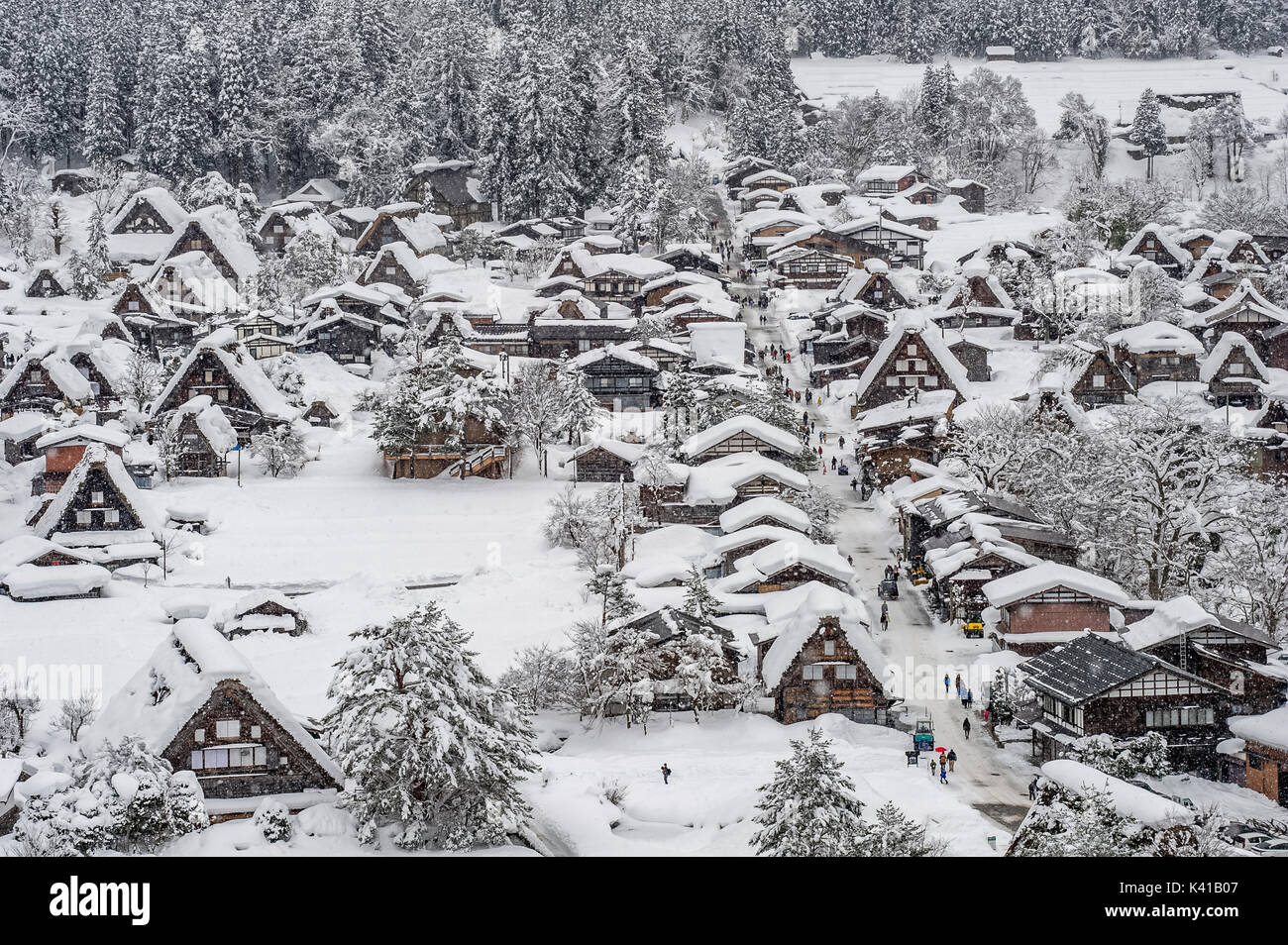 Villaggio di Shirakawa in inverno, Giappone Foto Stock Villaggio di Shirakawa in inverno, Giappone Foto Stock