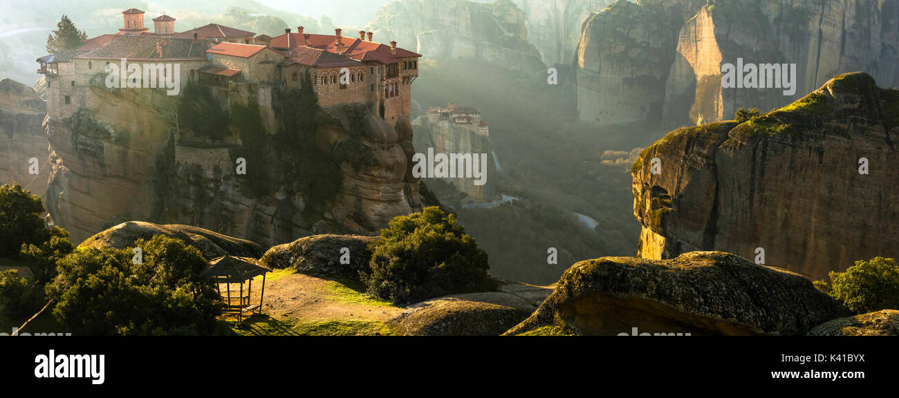 Impressionante meteora monasteri,vista panoramica,Grecia. Foto Stock