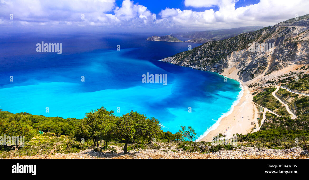Una Delle Spiagge Pi Belle Della Grecia Suggestiva Baia Di Myrtos L Una Delle Spiagge Pi Belle Della Grecia Suggestiva Baia Di Myrtos L