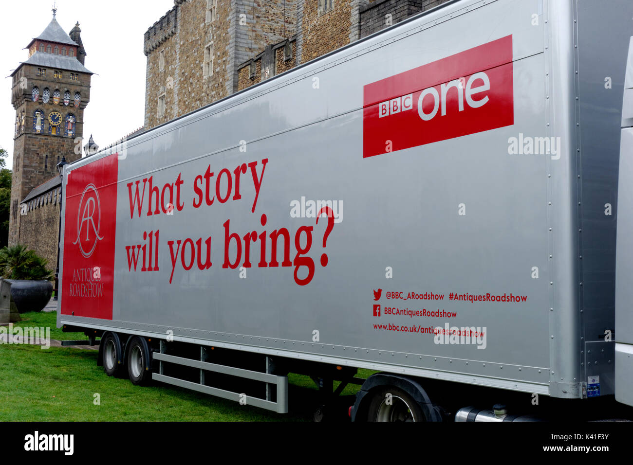 BBC Antiques Roadshow autocarro, Castello di Cardiff, Galles. Foto Stock