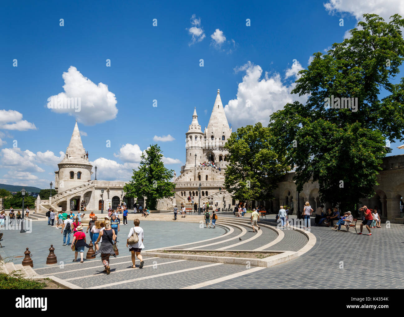 L'iconico Bastione del Pescatore, il quartiere del Castello di Buda, Budapest, la città capitale di Ungheria, Europa centrale Foto Stock