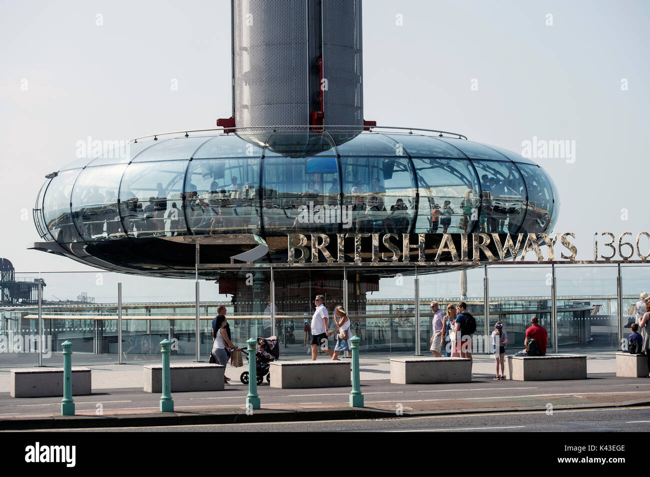 British Airways i360 è il più alto di mondi in movimento torre di osservazione sul lungomare di Brighton di fronte al molo Ovest . credit:terry applin Foto Stock