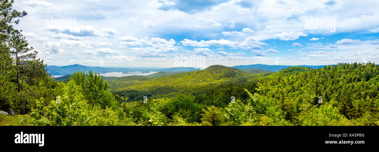 Montagne Adirondack new york vista panoramica panorama da Thomas montagna in Bolton, Lake George area warren county new york, Stati Uniti d'America. Foto Stock