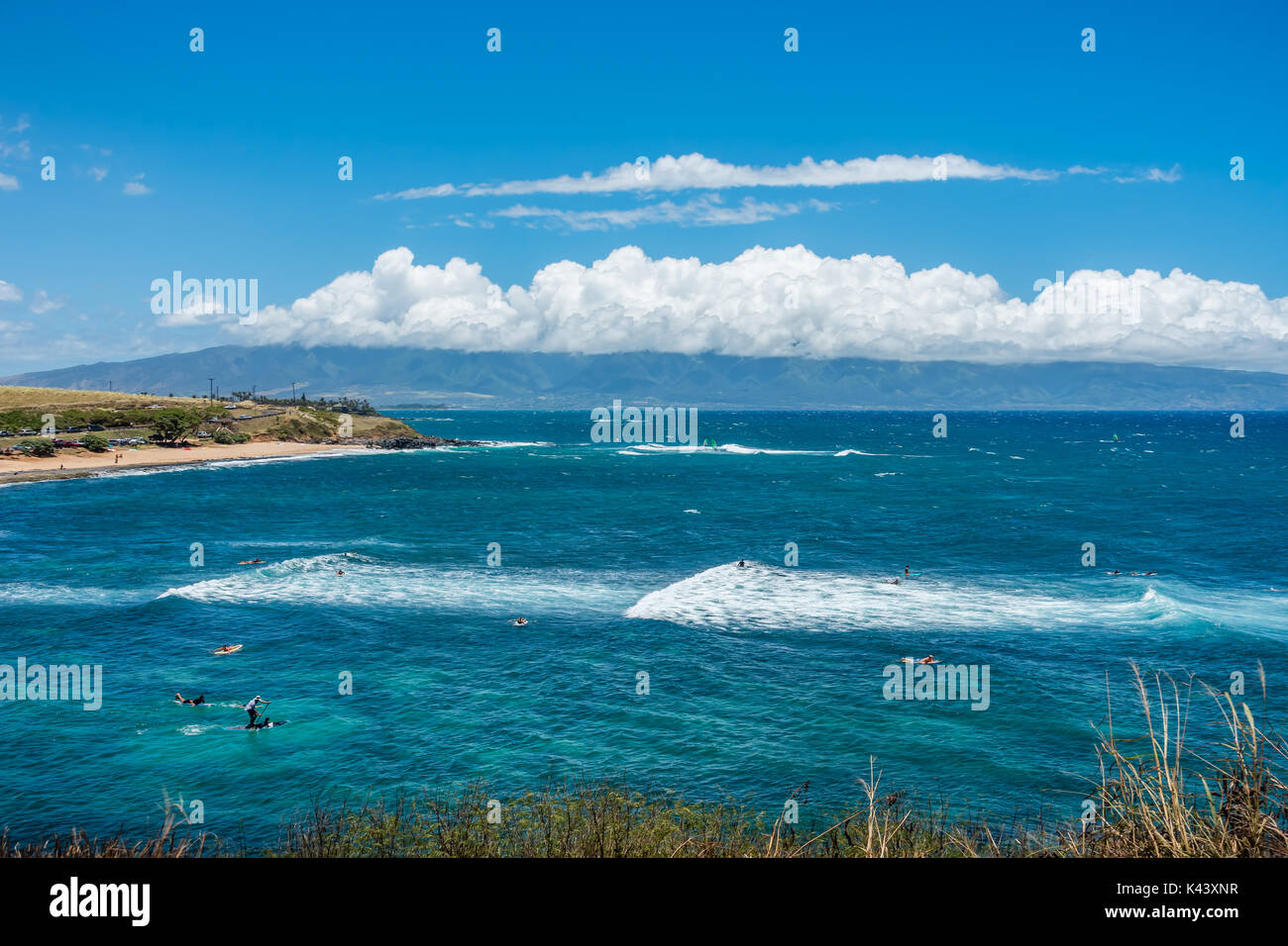 Una vista dell'acqua a Hookipa Beach Park a Maui, Hawaii. Foto Stock