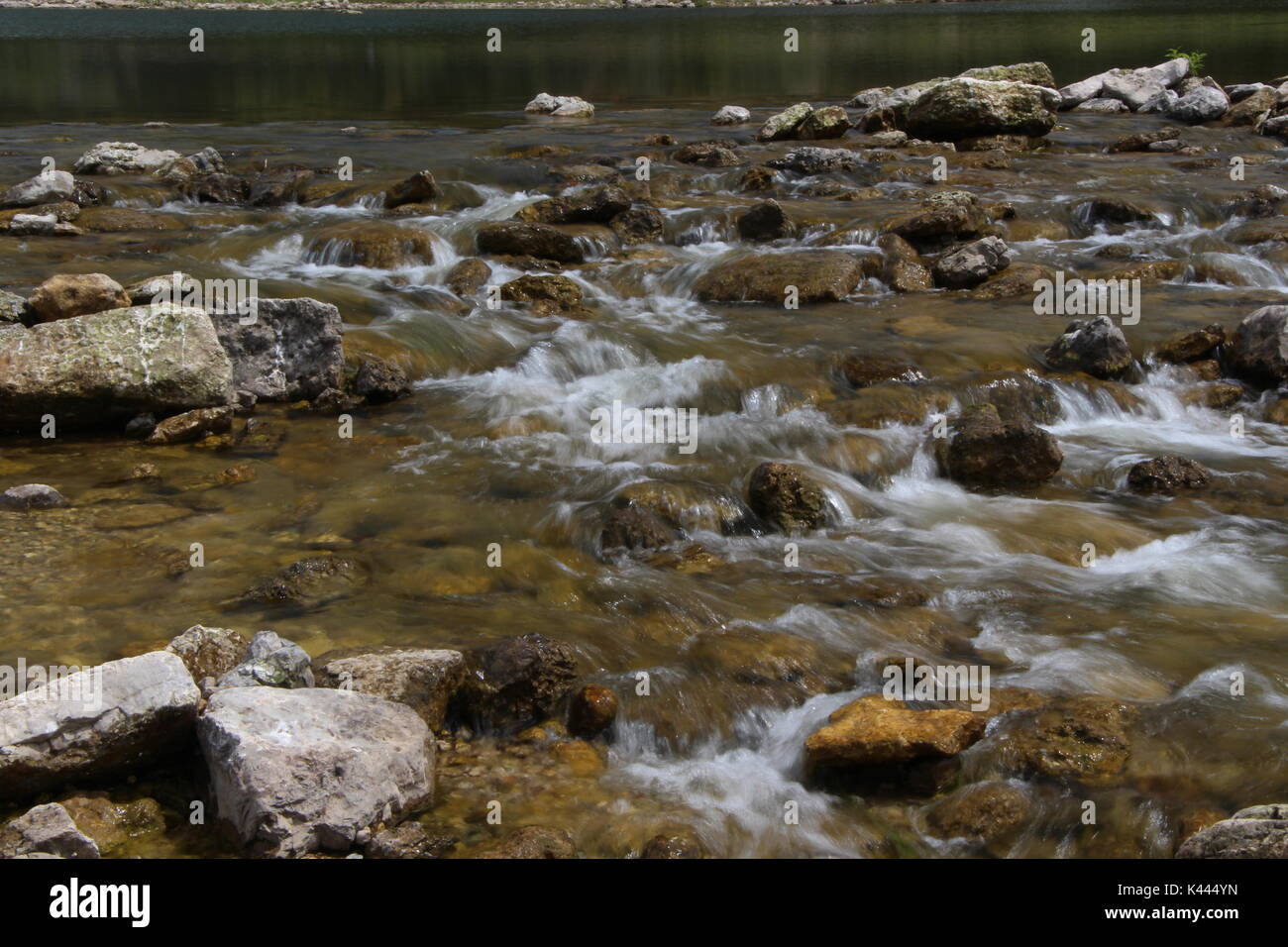 Flusso di acqua di Stagno di stagno Foto Stock