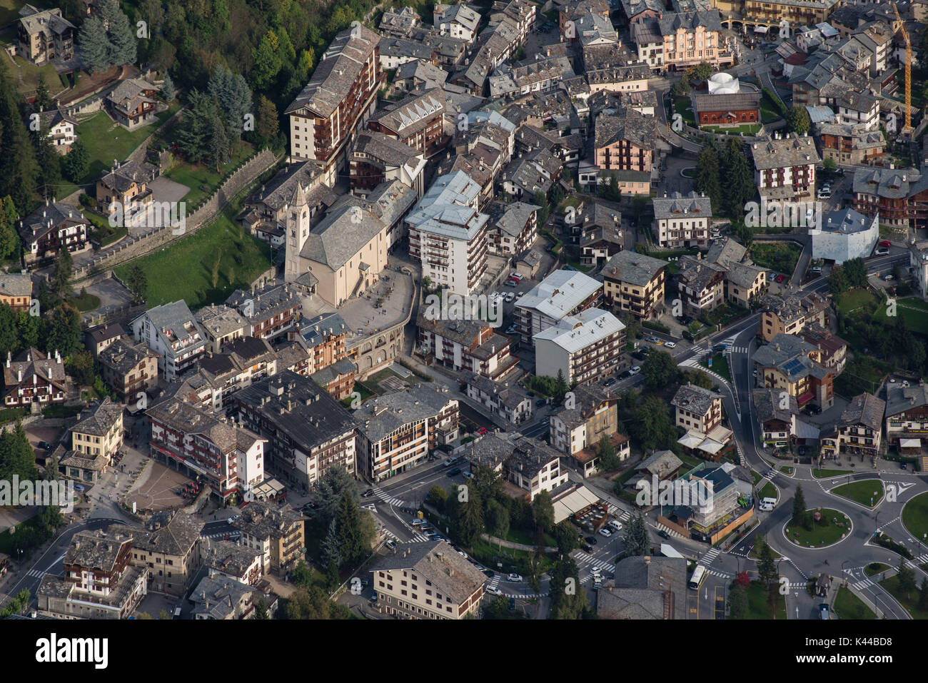 Courmayeur vista da sopra, Valle d'Aosta, Italia. Foto Stock
