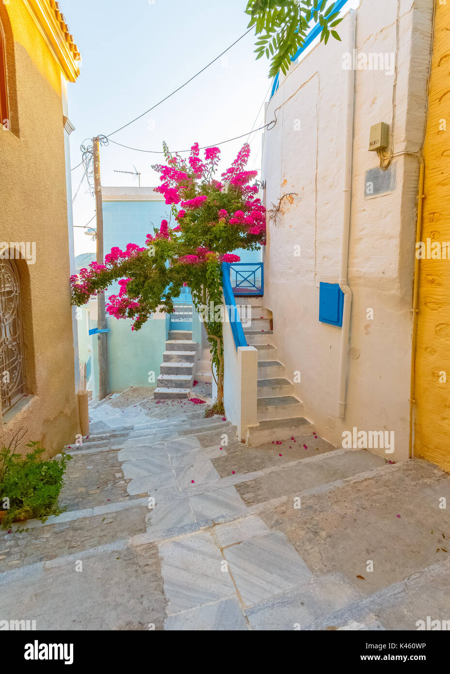 Ermoupolis in Syros Island con case tradizionali in Grecia Foto Stock