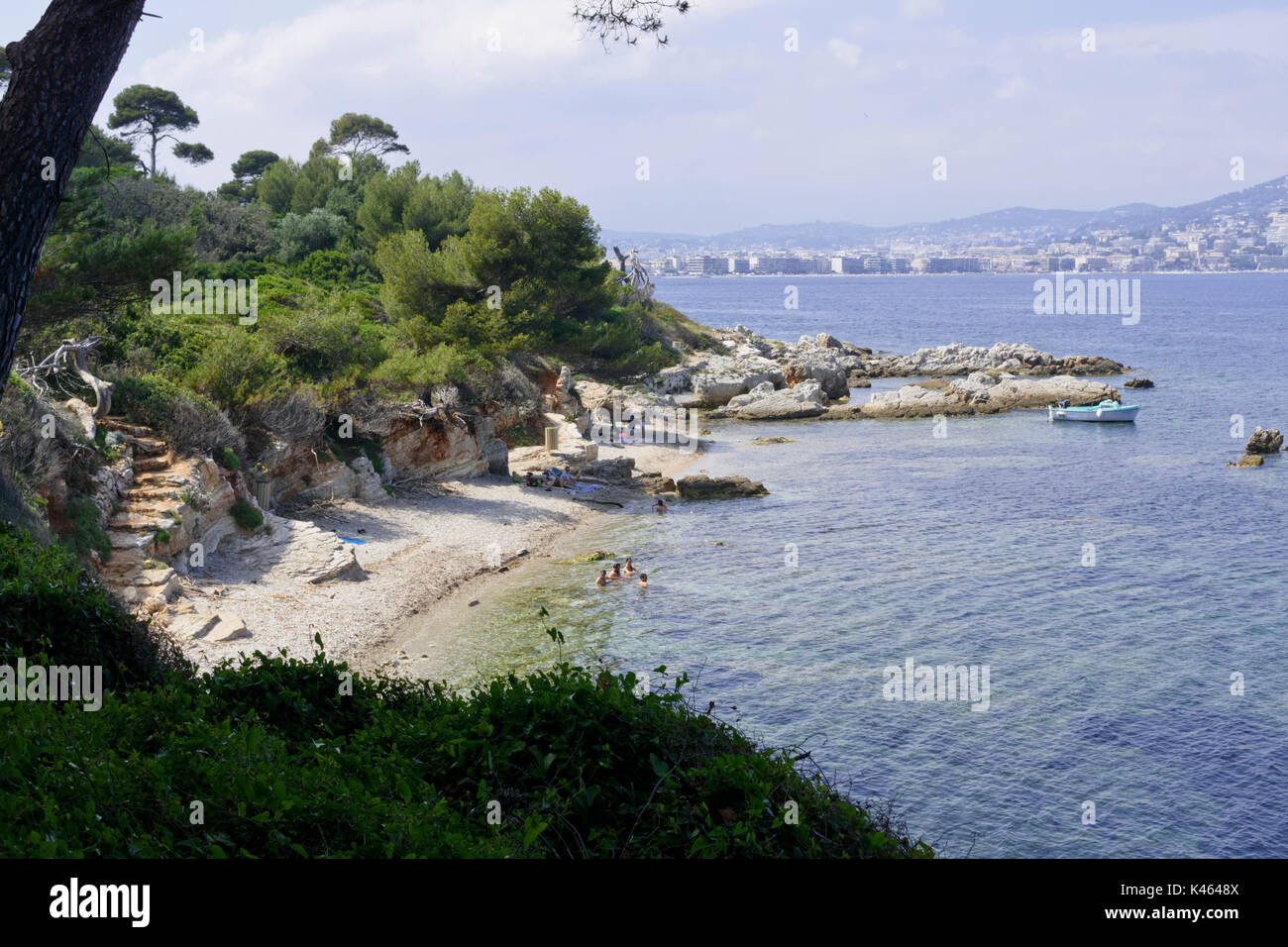 Baia con spiaggia, île sainte-marguerite, Francia Foto Stock