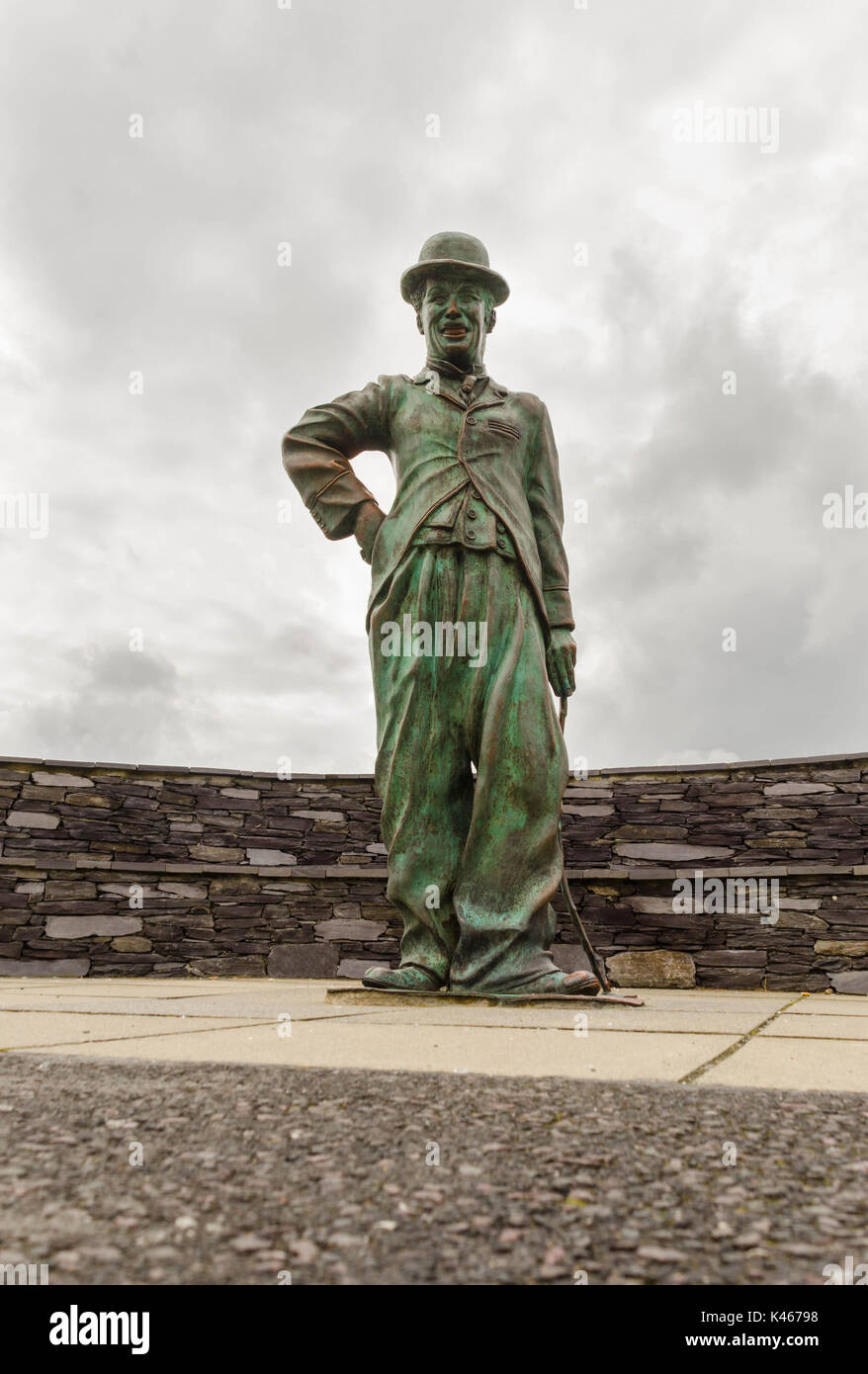 Statua di Charlie Chaplin sul lungomare di Waterville (Coirean) Contea di Kerry Irlanda Foto Stock