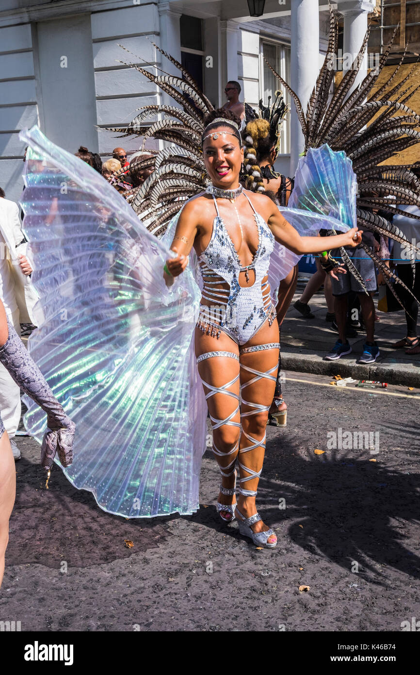 Carnevale di Notting Hill è un evento annuale che ha avuto luogo a Londra dal 1966 per le strade di Notting Hill, London, England, Regno Unito Foto Stock
