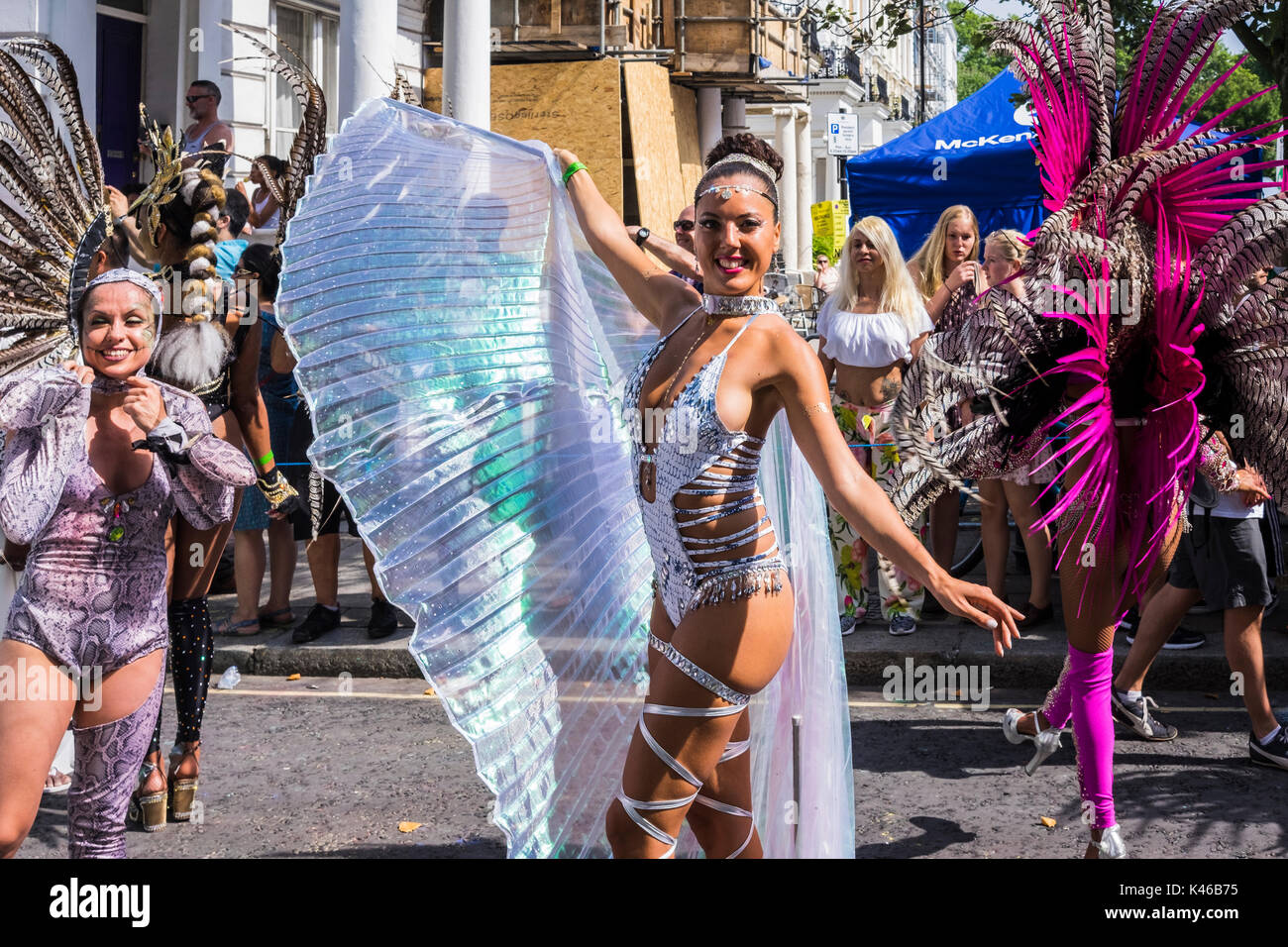 Carnevale di Notting Hill è un evento annuale che ha avuto luogo a Londra dal 1966 per le strade di Notting Hill, London, England, Regno Unito Foto Stock