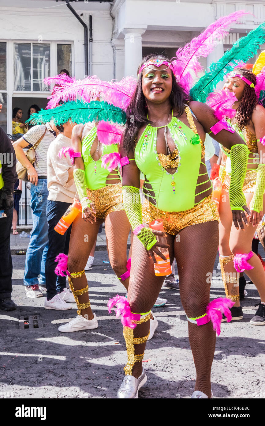 Carnevale di Notting Hill è un evento annuale che ha avuto luogo a Londra dal 1966 per le strade di Notting Hill, London, England, Regno Unito Foto Stock