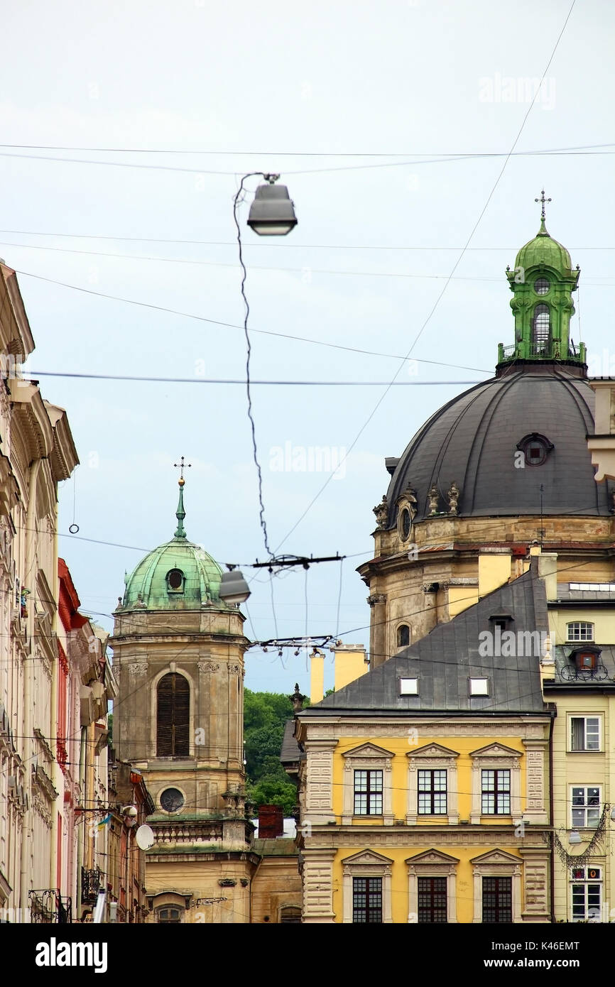 Lviv città vecchia e la Chiesa dominicana, Ucraina Foto Stock Lviv città vecchia e la Chiesa dominicana, Ucraina Foto Stock