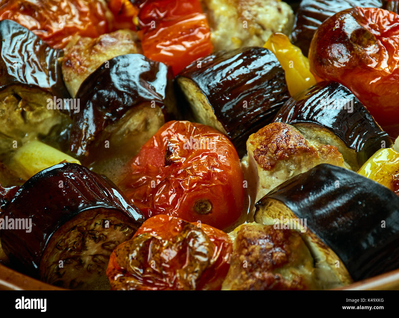 Tava-kebab - Kebab in padella, cucina Azerbaigian Foto stock - Alamy