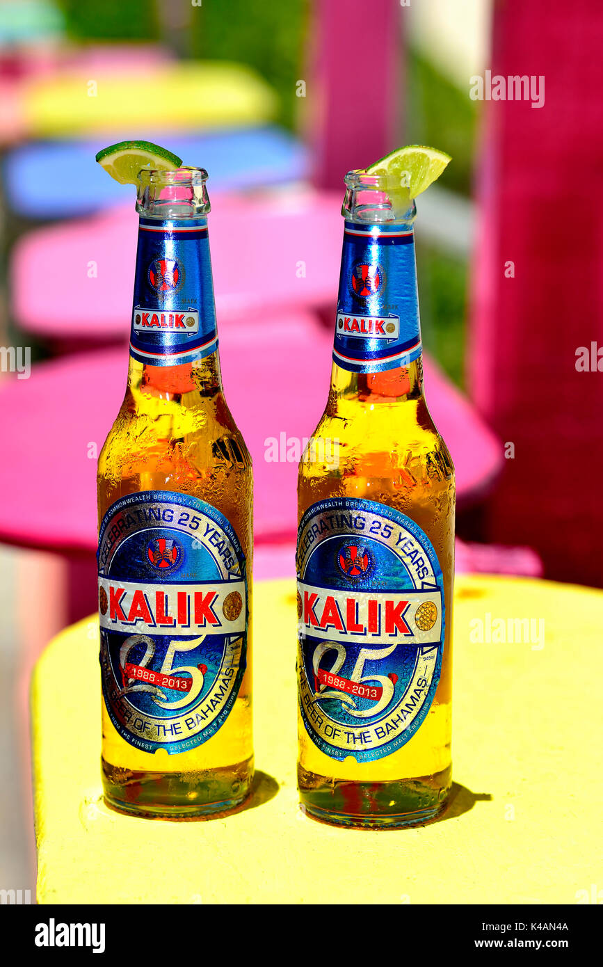 Birra Kalik, Nipper's Beach Bar and Grill, Guana Cay, Isole Abacos, Bahamas Foto Stock