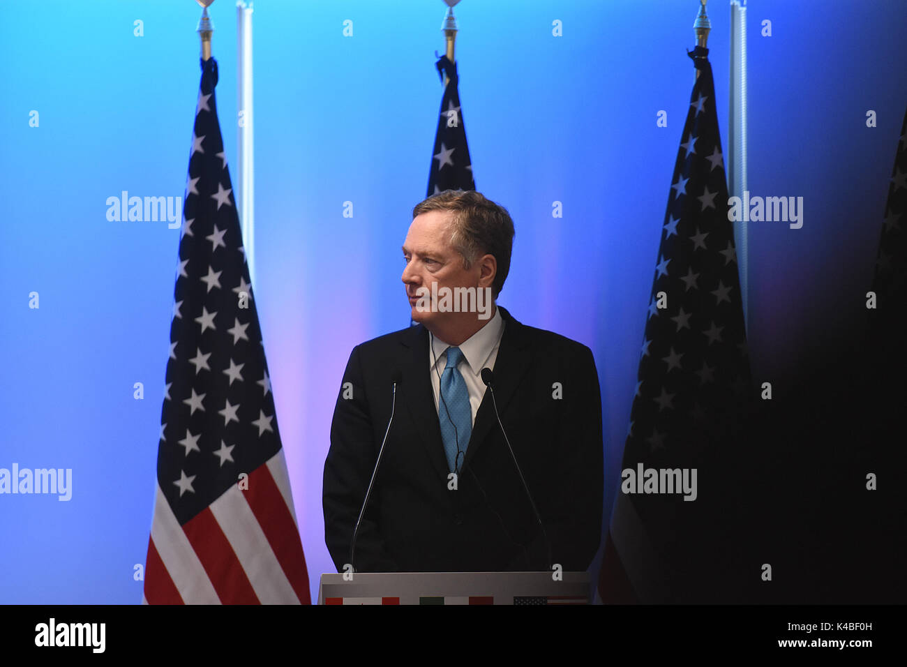 Città del Messico. 05 Sep, 2017. Rappresentante commerciale degli Stati Uniti Robert Lighthizer parla durante la conferenza stampa del NAFTA negoziati. La NAFTA (Accordo di libero scambio nordamericano) è firmato un accordo tra gli Stati Uniti e il Canada e il Messico, per creare un commercio trilaterale blocco fra i 3 paesi in America del Nord. Città del Messico il 05 settembre 2017. Credito: SOPA Immagini limitata/Alamy Live News Foto Stock