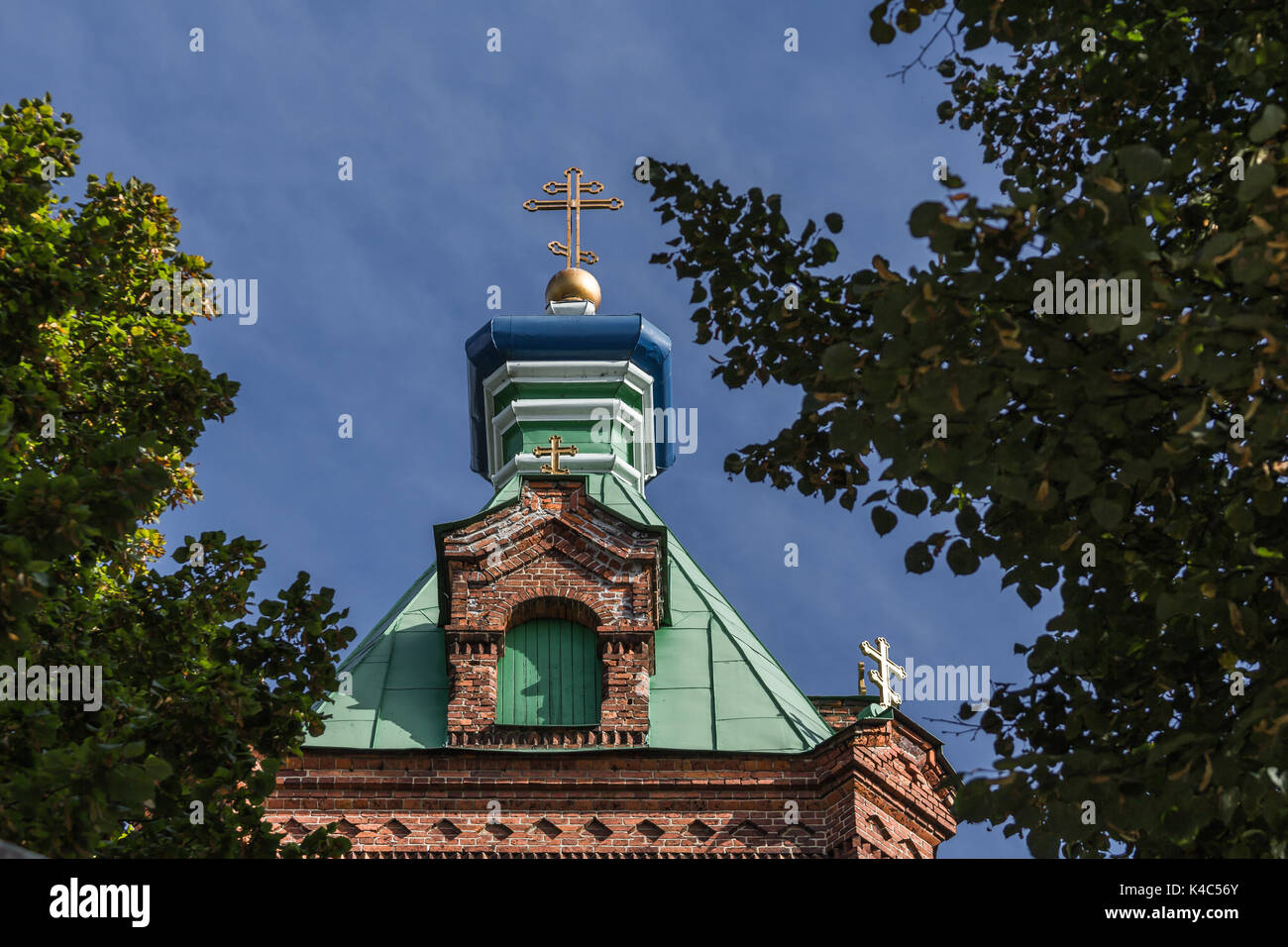 Attraversa su una vecchia chiesa ortodossa in Riga, Lettonia, sfondo religioso Foto Stock