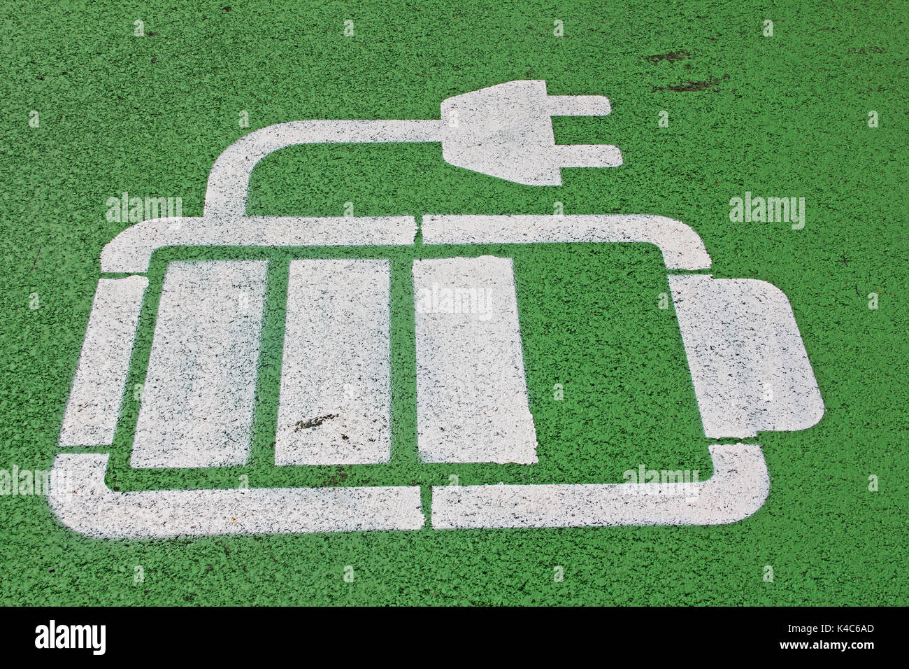 Simbolo per la ricarica di auto elettriche in Austria Foto Stock
