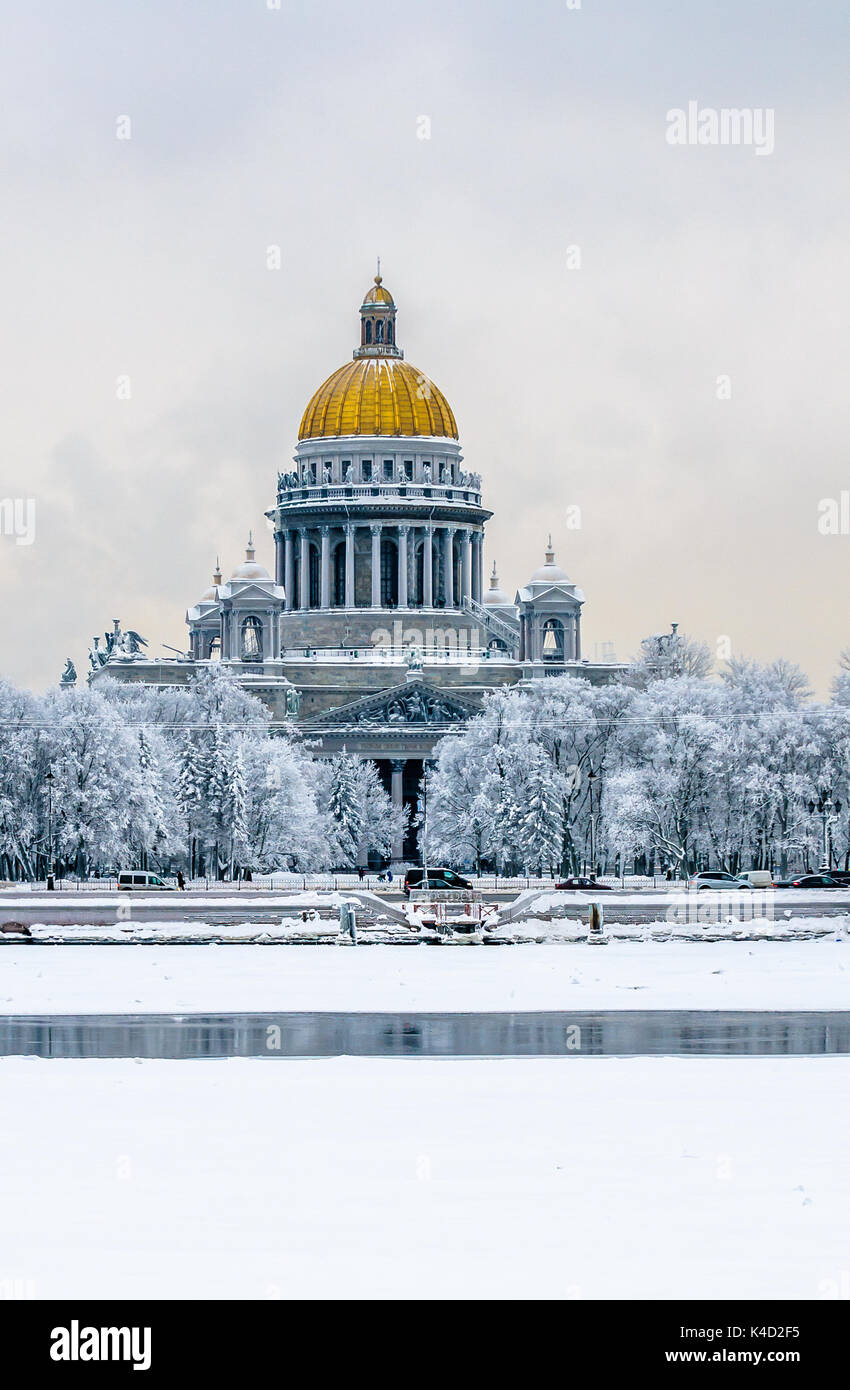 La Cattedrale di San Isacco in inverno, San Pietroburgo, Russia Foto Stock