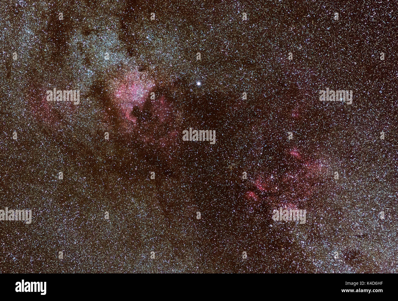 Sagittario area con la sua nebulas, la prominente Nord America Nebula in alto a sinistra. Impilati da 16 immagini registrate. Foto Stock