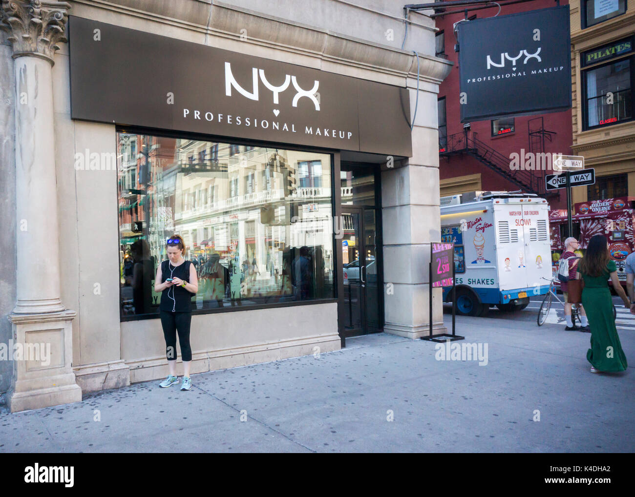 Un NYX Cosmetics store nel quartiere di Union Square in di New York lunedì, 4 settembre 2017. NYX Cosmetics è una marca di cosmetici francese società L'Oréal S.A. (© Richard B. Levine) Foto Stock