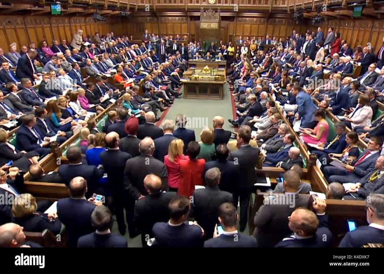 Una vista generale della Camera dei Comuni di Londra, durante il primo ministro di domande. Foto Stock