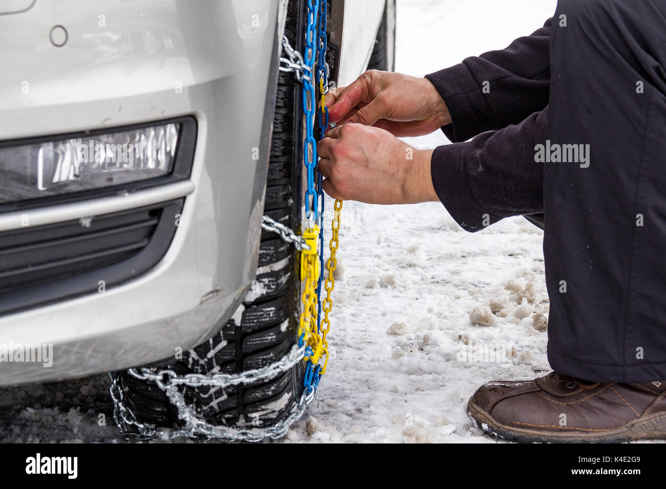 Pneumatico catene da neve Foto Stock