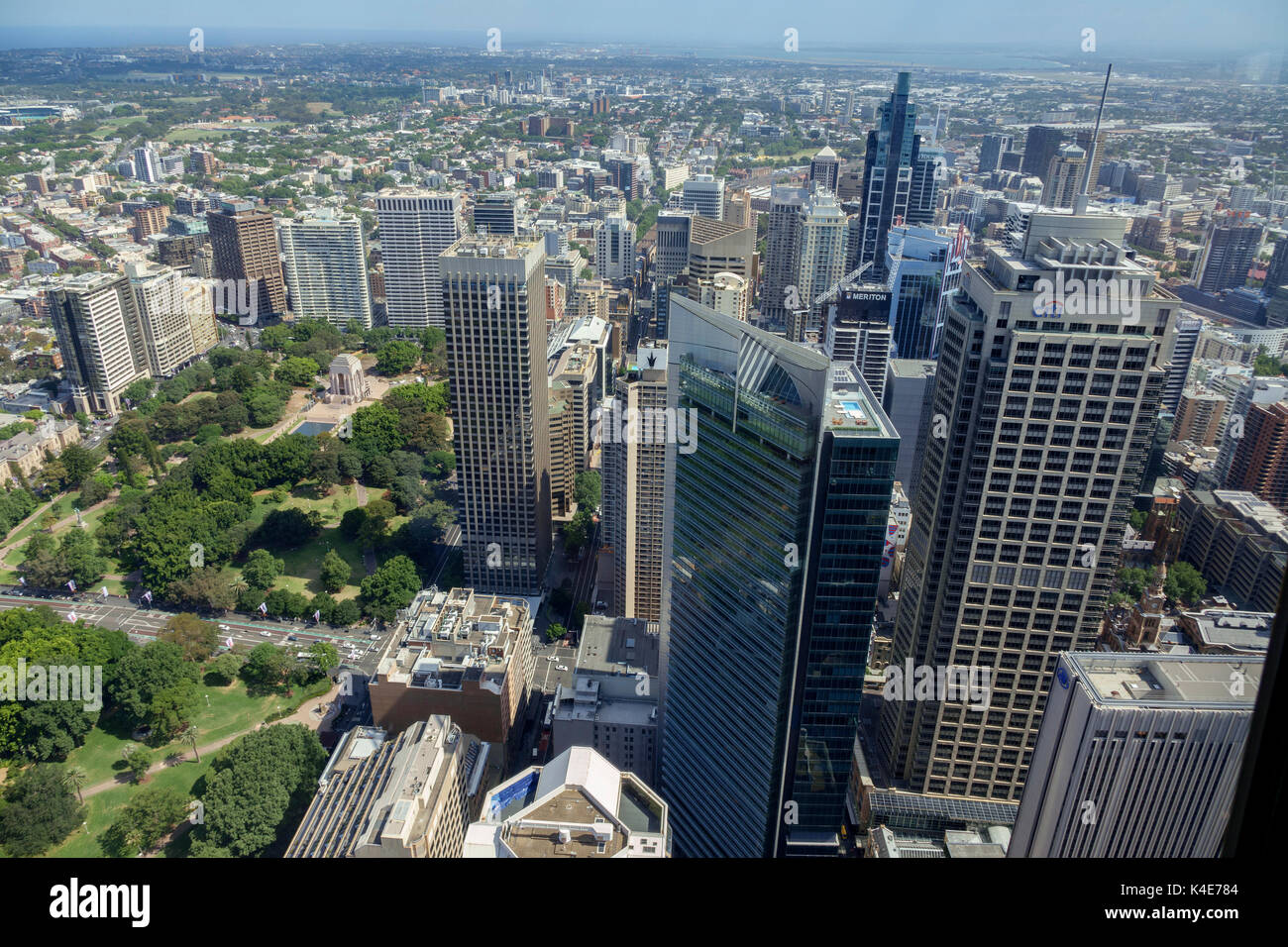 Vista aerea del quartiere centrale degli affari e Hyde Park Sydney dal Sydney Tower Eye Foto Stock
