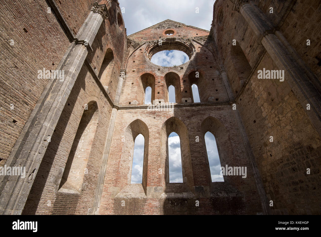 Rovine dell'Abbazia di San Galgano, Chiusdino Toscana Italia Europa UE Foto Stock