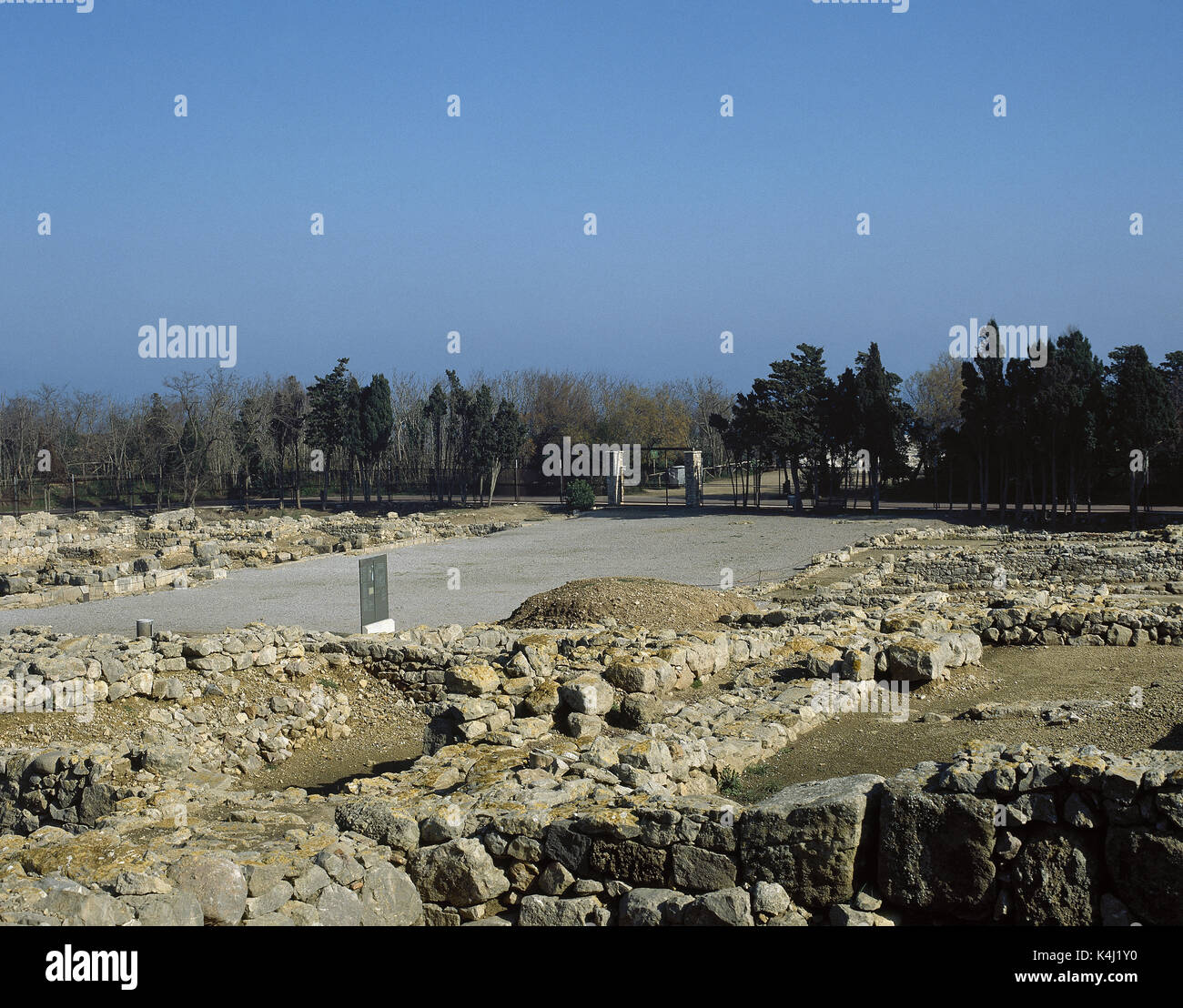 Spagna. Ampurias. Neapolis Greca. Panorama dei resti dell'Agorà, II secolo A.C. La Catalogna. Foto Stock
