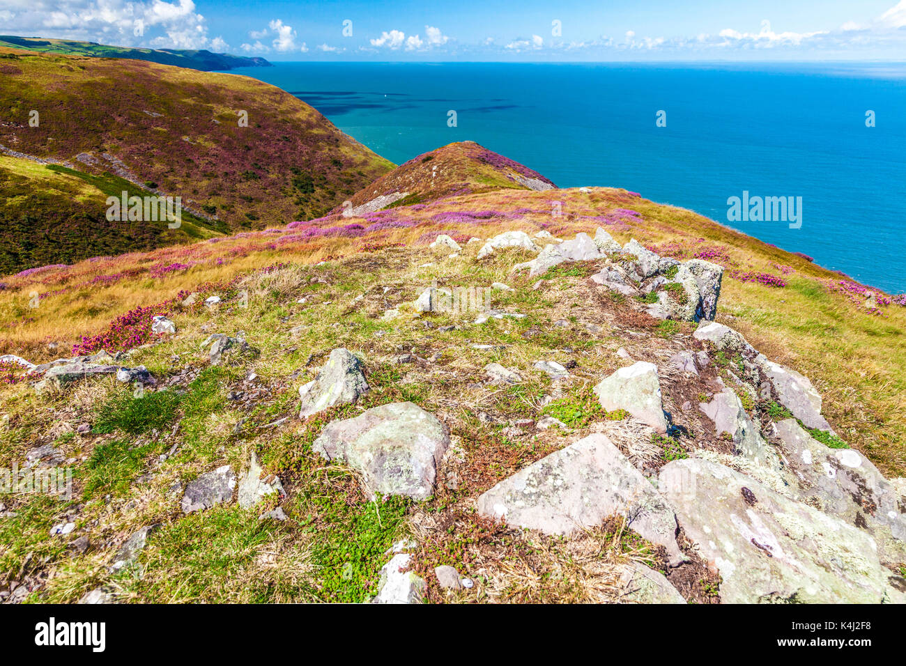 La vista sul Canale di Bristol dalla costa sud-ovest percorso nel Parco Nazionale di Exmoor, Somerset. Foto Stock