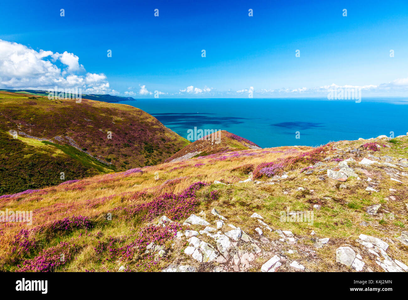 La vista sul Canale di Bristol dalla costa sud-ovest percorso nel Parco Nazionale di Exmoor,Somerset. Foto Stock