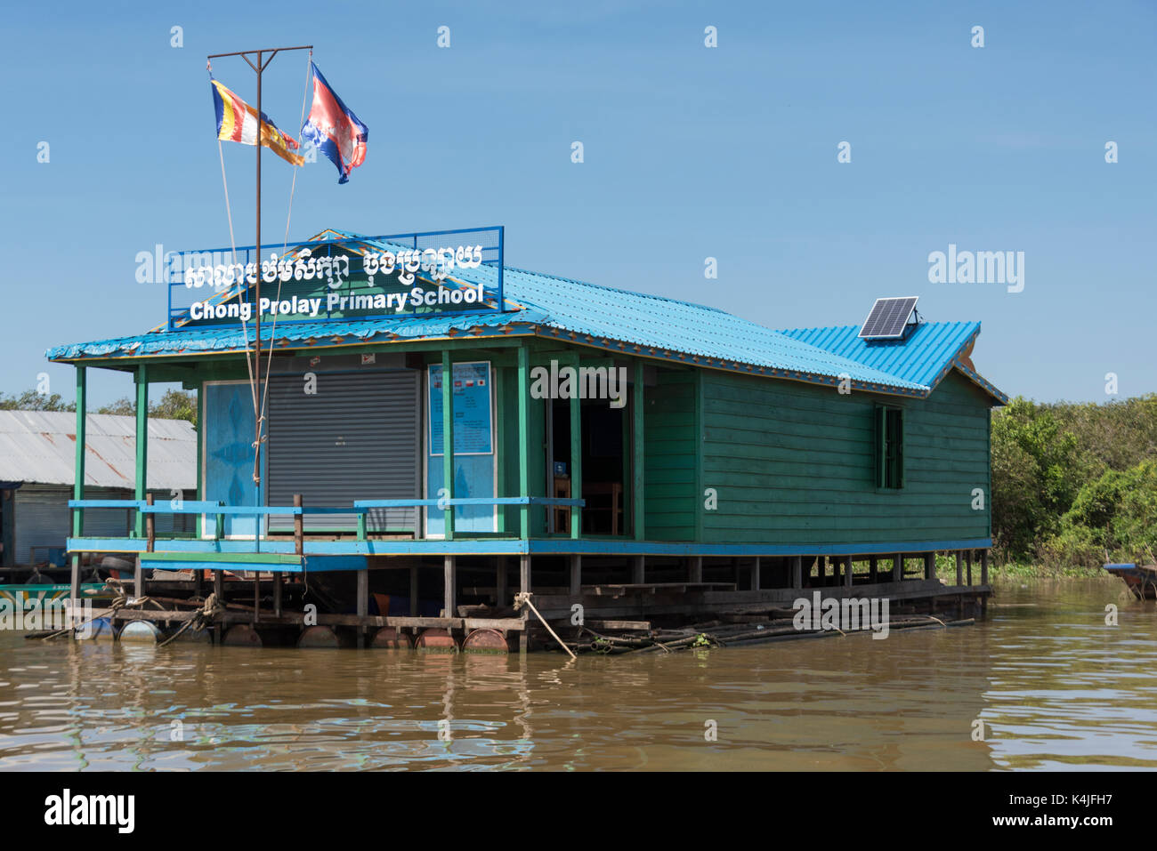 La scuola primaria sul lago Tonle Sap, kampong phluk, siem reap, Cambogia Foto Stock