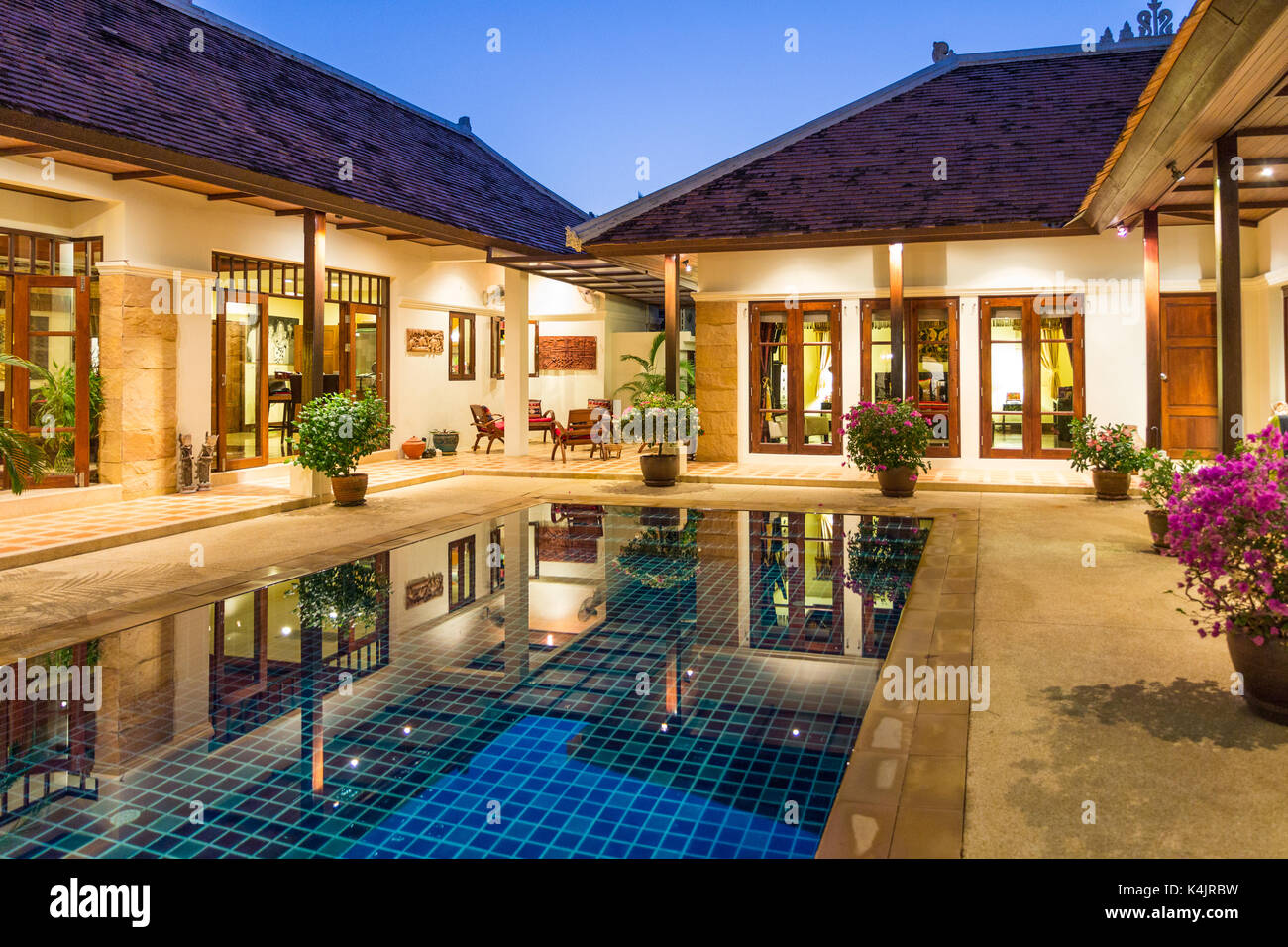Tropicale di lusso stile Balinese villa in Phuket, Tailandia Foto Stock