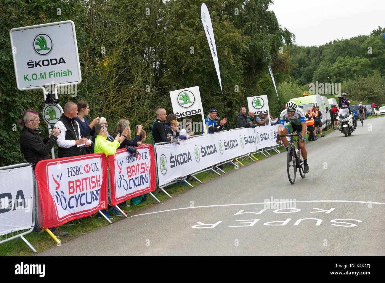 Eaton, Nottinghamshire, Regno Unito. 6 Sep, 2017. Il tour della Gran Bretagna, "Ovo Energy Tour della Gran Bretagna" stadio quattro, Mansfield a Newark-on-Trent. Piloti cross il Re della tappa di montagna a Eaton. Alan Beastall/Alamy Live News Foto Stock